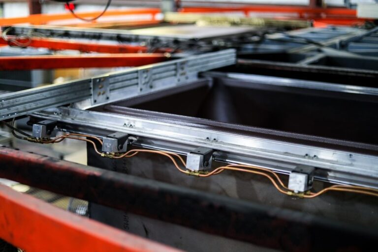 Thin-Gauge Thermoforming Vs Thick-Gauge Thermoforming