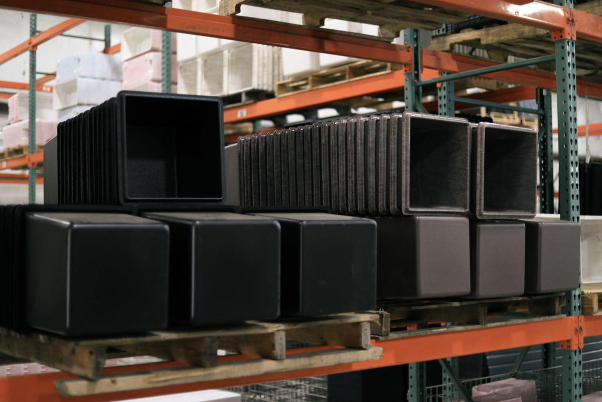 Storage containers